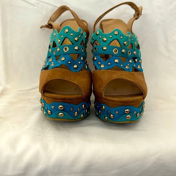 Liliana - Tan and Teal Platform Slingbacks. Size 7.5. - Picture 2 of 9